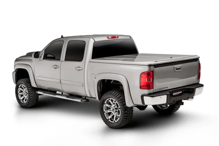 UnderCover 16-18 Chevy Silverado (19 Legacy) 5.8ft Lux Bed Cover – Pull Me Over Red