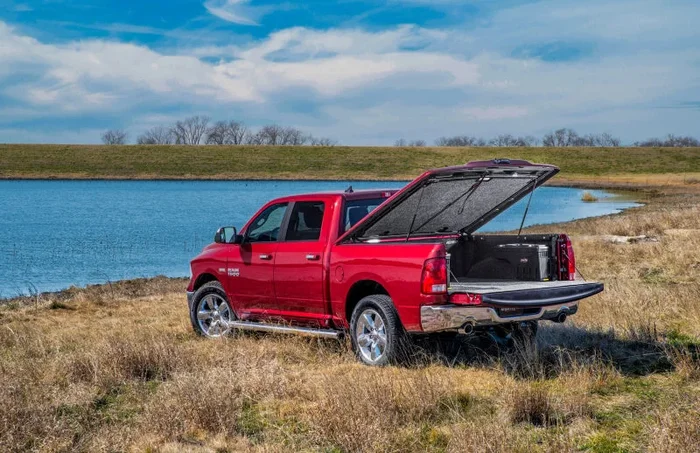 UnderCover 19-20 Ram 1500 (w/o Rambox) 5.7ft Elite LX Bed Cover – Velvet Red